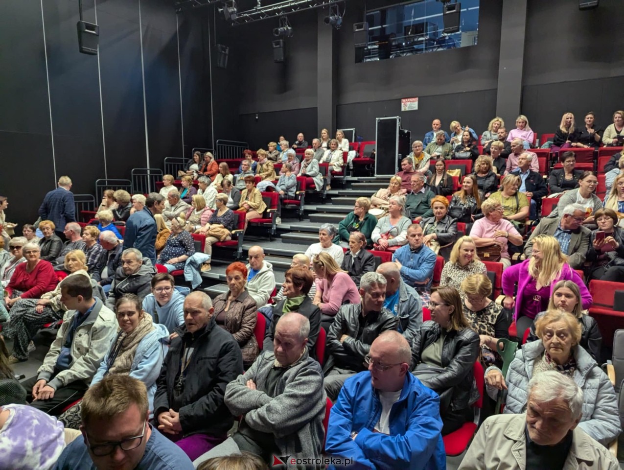 Koncert piosenek Krzysztofa Krawczyka w Muzeum Żołnierzy Wyklętych [05.05.2025] - zdjęcie #10 - eOstroleka.pl