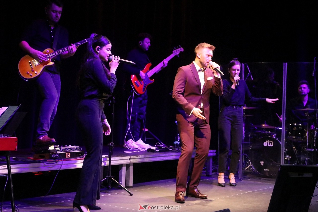 Koncert piosenek Krzysztofa Krawczyka w Muzeum Żołnierzy Wyklętych [05.05.2025] - zdjęcie #9 - eOstroleka.pl