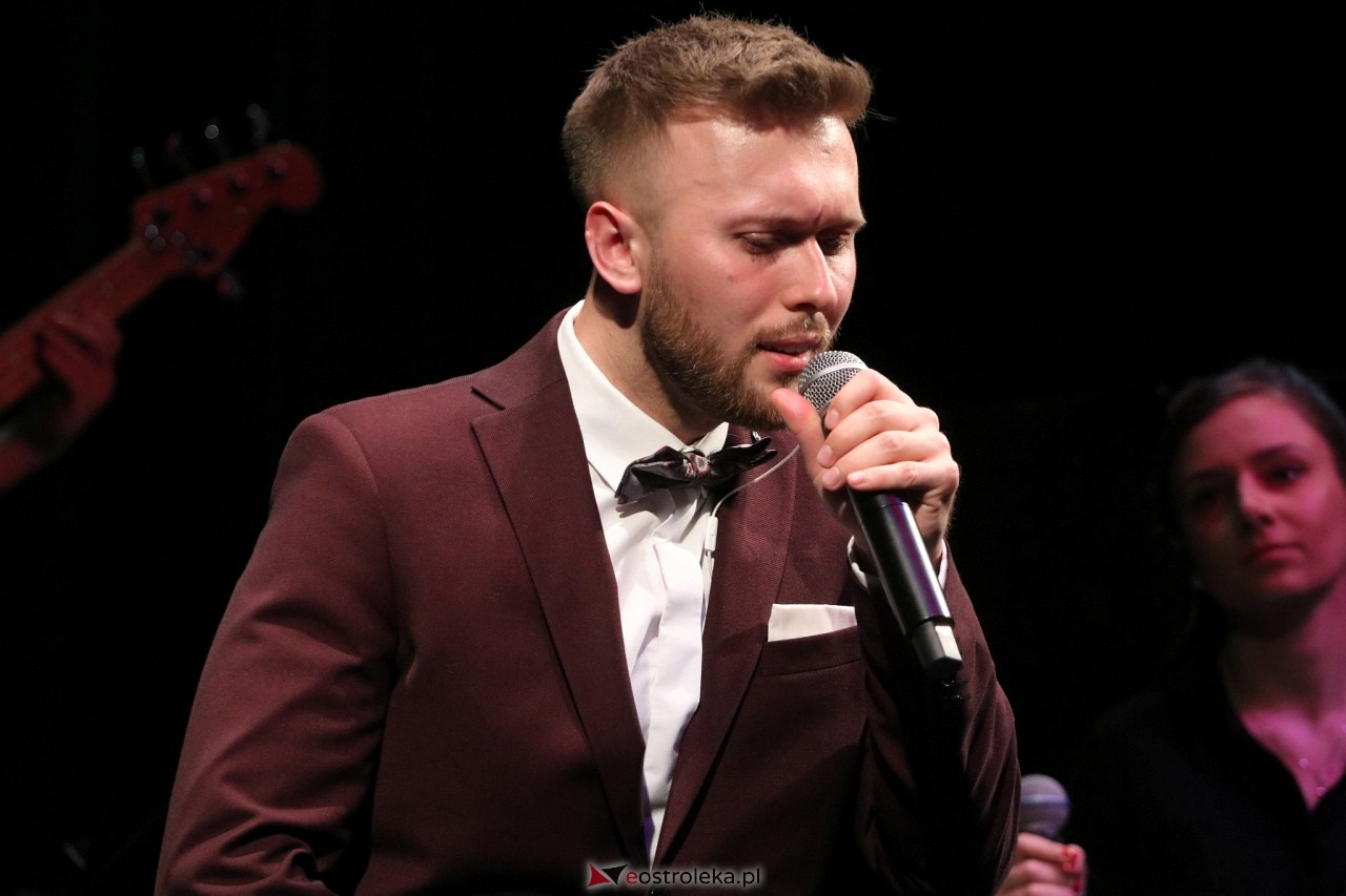 Koncert piosenek Krzysztofa Krawczyka w Muzeum Żołnierzy Wyklętych [05.05.2025] - zdjęcie #5 - eOstroleka.pl