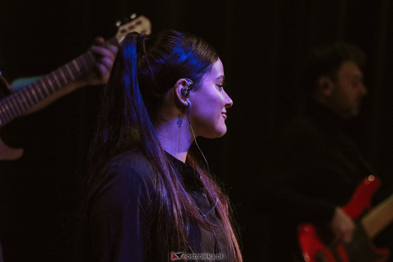 Koncert piosenek Krzysztofa Krawczyka w Muzeum Żołnierzy Wyklętych [05.05.2025] - zdjęcie #3 - eOstroleka.pl