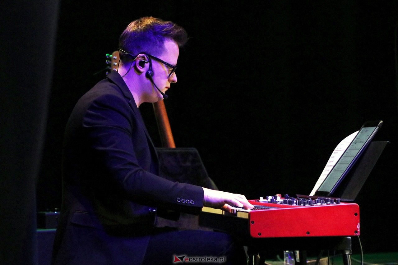 Koncert piosenek Krzysztofa Krawczyka w Muzeum Żołnierzy Wyklętych [05.05.2025] - zdjęcie #2 - eOstroleka.pl