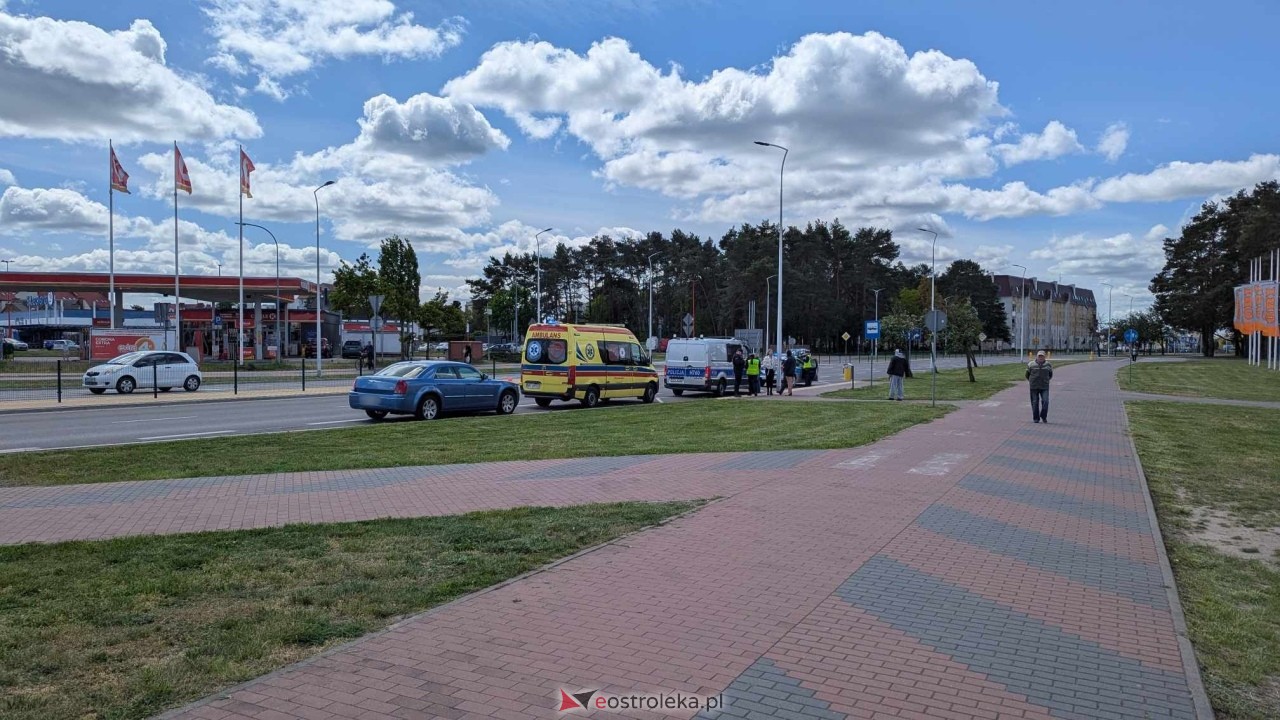Wypadek na ulicy Brata Zenona Żebrowskiego w Ostrołęce [07.05.2025] - zdjęcie #8 - eOstroleka.pl