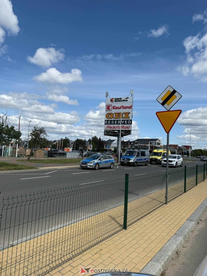Wypadek na ulicy Brata Zenona Żebrowskiego w Ostrołęce [07.05.2025] - zdjęcie #4 - eOstroleka.pl