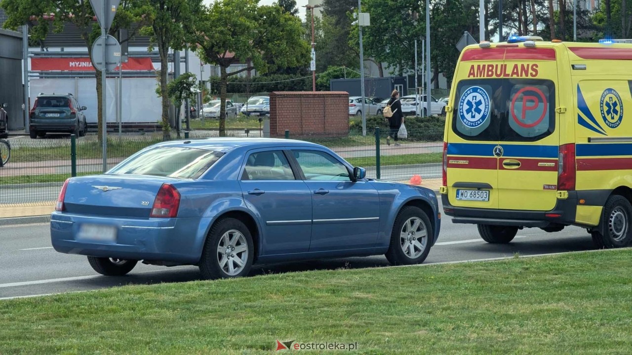 Wypadek na ulicy Brata Zenona Żebrowskiego w Ostrołęce [07.05.2025] - zdjęcie #2 - eOstroleka.pl
