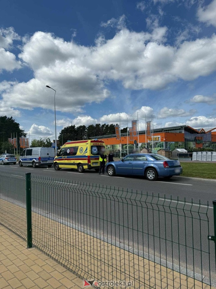 Wypadek na ulicy Brata Zenona Żebrowskiego w Ostrołęce [07.05.2025] - zdjęcie #1 - eOstroleka.pl