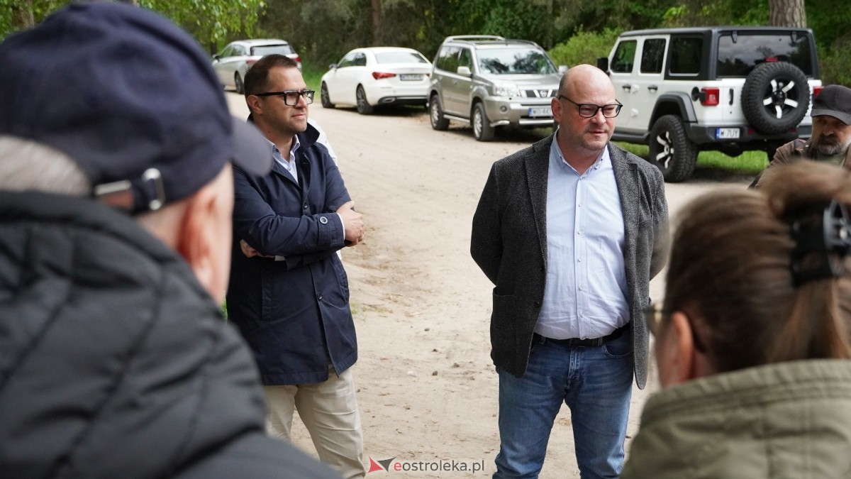Protest w sprawie budowy bloku socjalnego przy ulicy Dywizjonu 303 [07.05.2025] - zdjęcie #6 - eOstroleka.pl