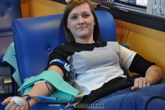 Kropla krwi ocean życia: Zebrano ponad 30 litrów krwi (24.IX.2011) - zdjęcie #32 - eOstroleka.pl