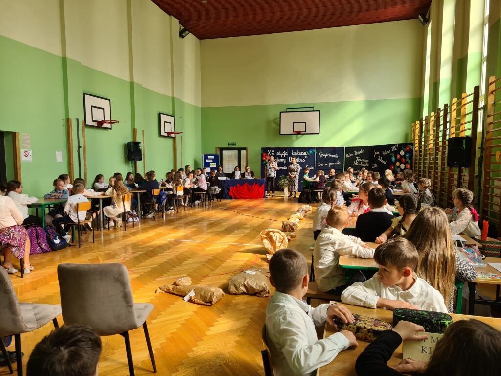 20. edycja konkursu Bajkowy Omnibus w SP w Wykrocie [09.05.2025] - zdjęcie #11 - eOstroleka.pl
