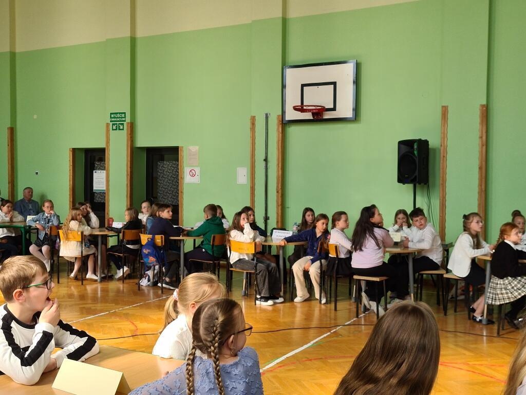 20. edycja konkursu Bajkowy Omnibus w SP w Wykrocie [09.05.2025] - zdjęcie #8 - eOstroleka.pl