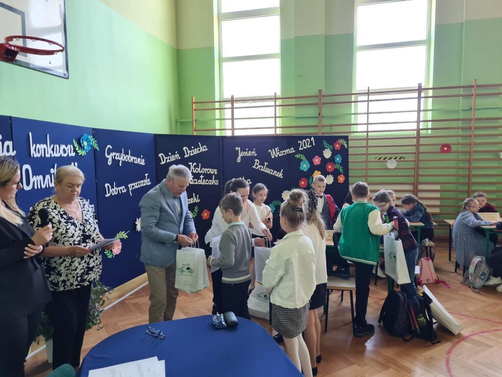 20. edycja konkursu Bajkowy Omnibus w SP w Wykrocie [09.05.2025] - zdjęcie #5 - eOstroleka.pl