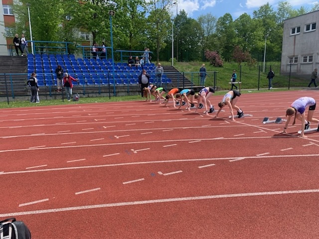 UKS Clan na Mityngu Otwarcia Sezonu 2025 Warmińsko-Mazurskiego Związku Lekkiej Atletyki w Olsztynie  - zdjęcie #10 - eOstroleka.pl