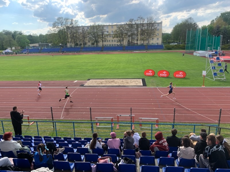 UKS Clan na Mityngu Otwarcia Sezonu 2025 Warmińsko-Mazurskiego Związku Lekkiej Atletyki w Olsztynie  - zdjęcie #2 - eOstroleka.pl