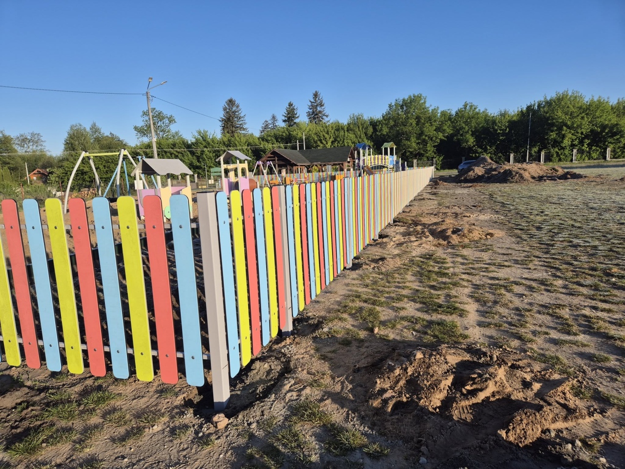 Modernizacja placu zabaw w Czerwinie [09.05.2025] - zdjęcie #9 - eOstroleka.pl