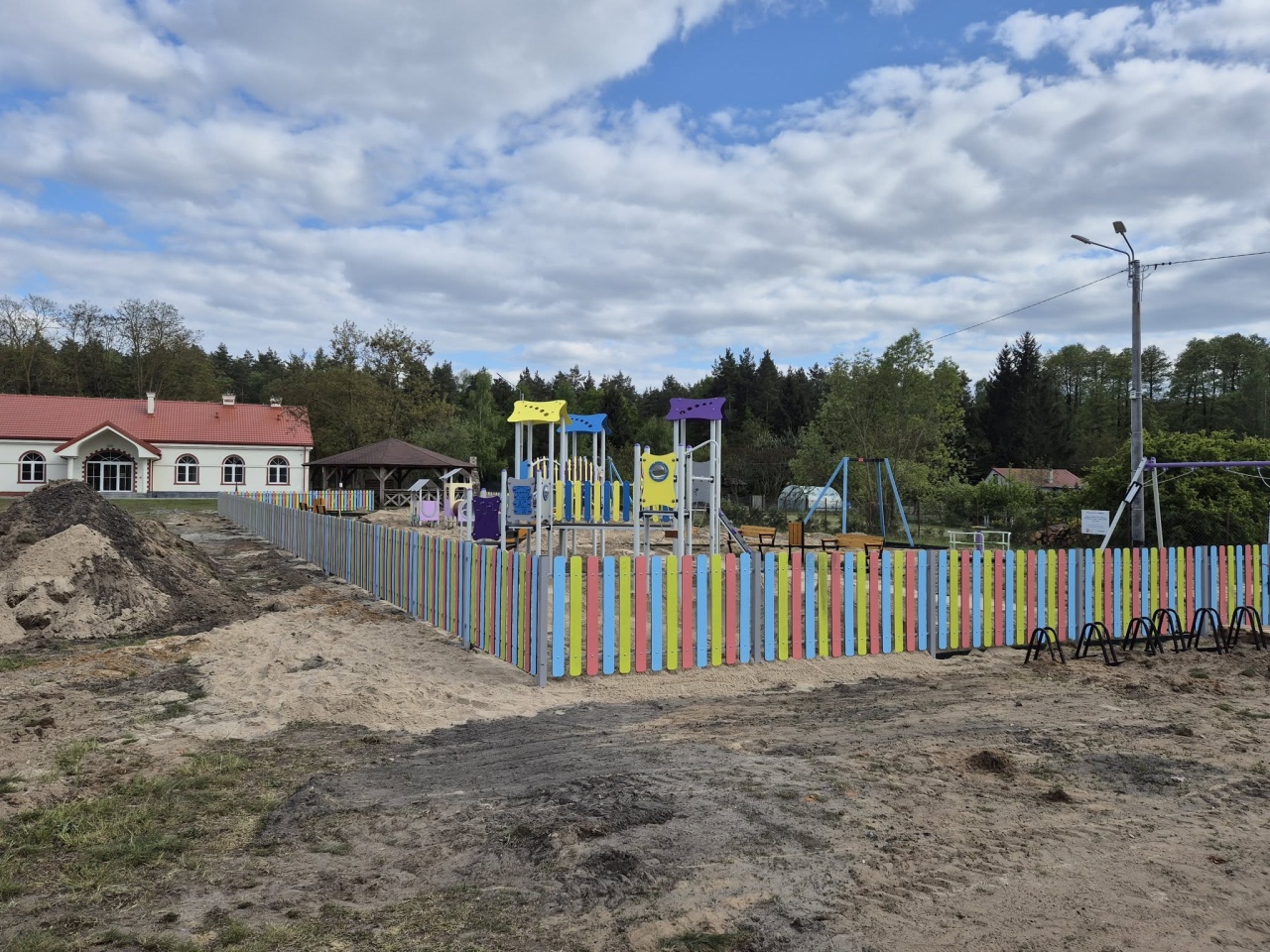 Modernizacja placu zabaw w Czerwinie [09.05.2025] - zdjęcie #2 - eOstroleka.pl