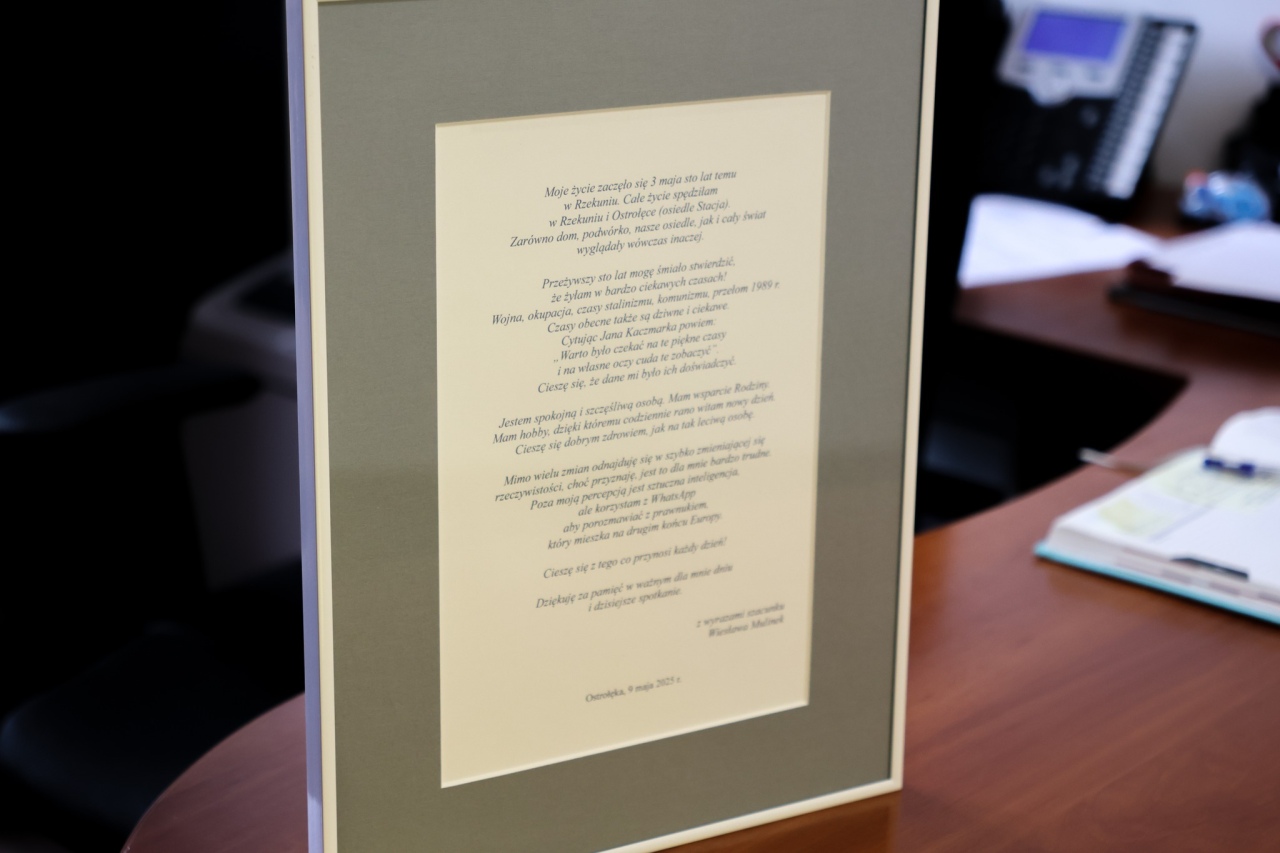 100. urodziny Pani Wiesławy [03.05.2025] - zdjęcie #5 - eOstroleka.pl