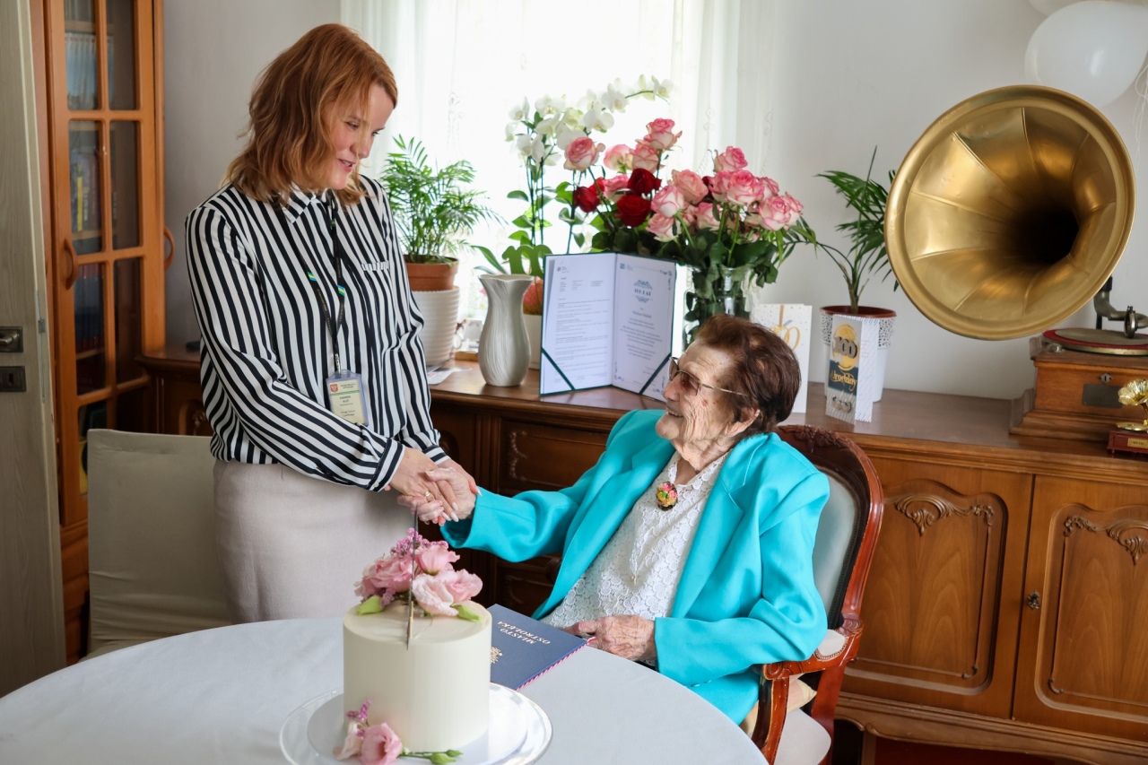 100. urodziny Pani Wiesławy [03.05.2025] - zdjęcie #4 - eOstroleka.pl