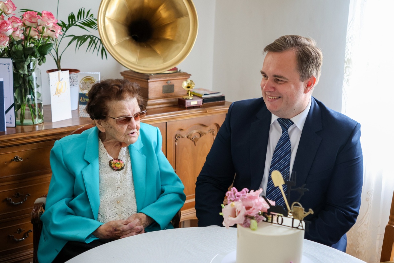 100. urodziny Pani Wiesławy [03.05.2025] - zdjęcie #1 - eOstroleka.pl