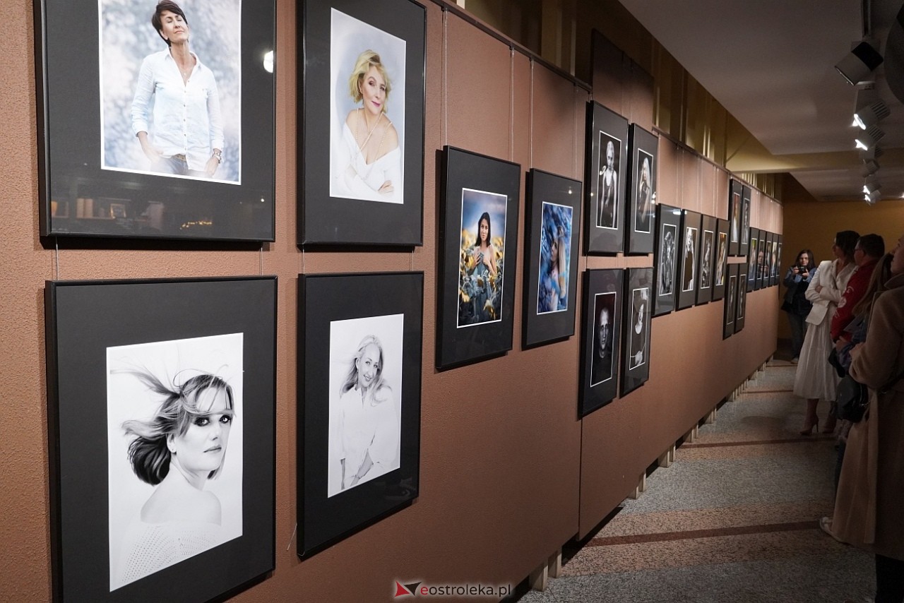 Okruchy Duszy - wernisaż wystawy fotografii Anny Suchcickiej [9.05.2025]] - zdjęcie #29 - eOstroleka.pl