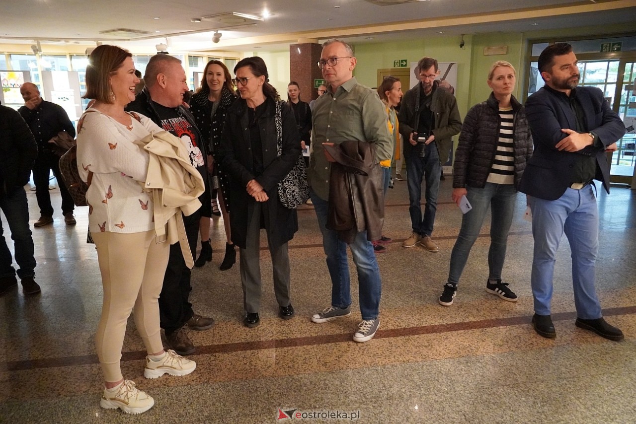 Okruchy Duszy - wernisaż wystawy fotografii Anny Suchcickiej [9.05.2025]] - zdjęcie #28 - eOstroleka.pl