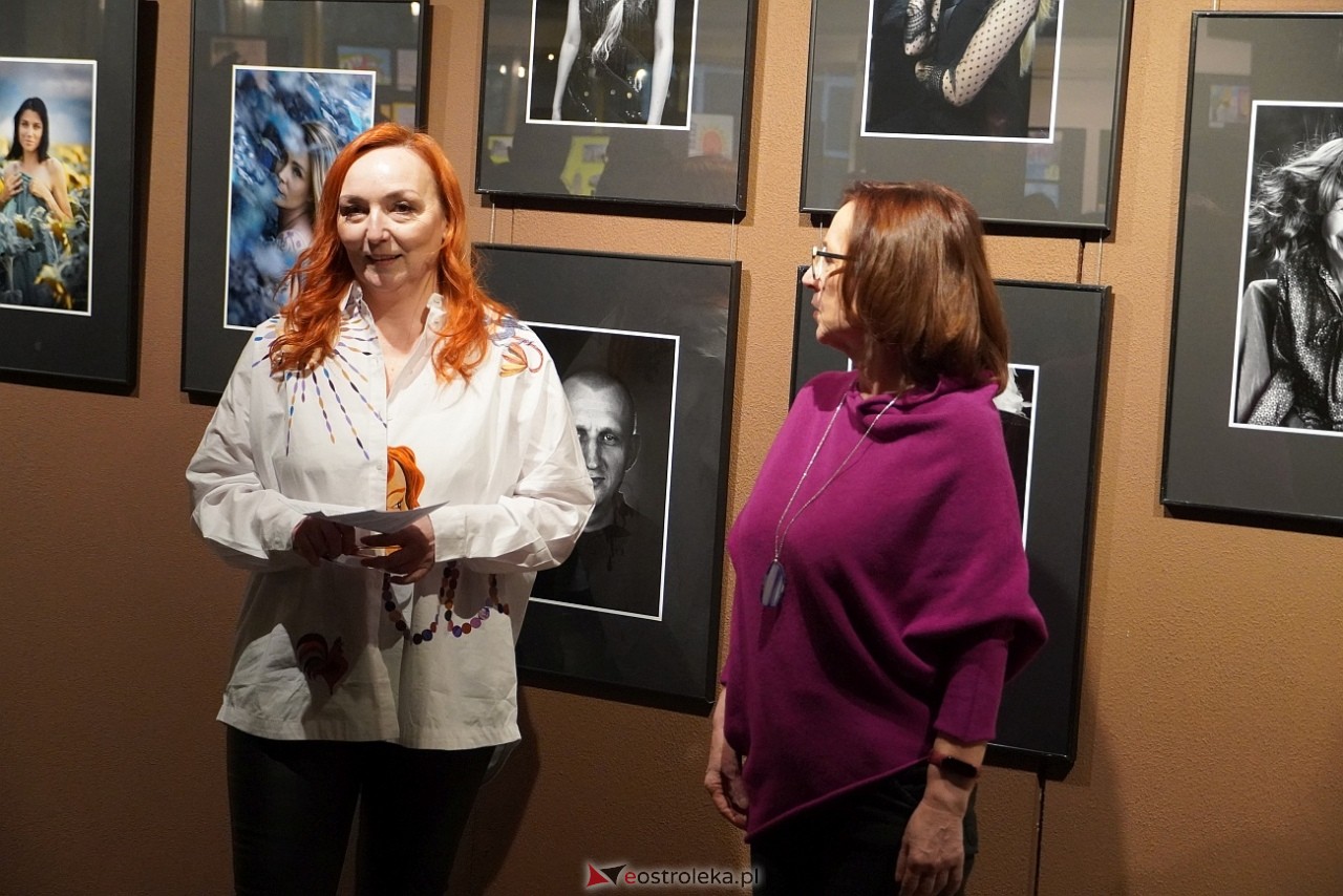Okruchy Duszy - wernisaż wystawy fotografii Anny Suchcickiej [9.05.2025]] - zdjęcie #27 - eOstroleka.pl