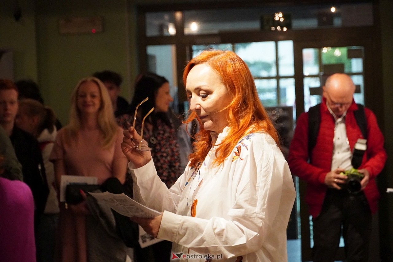 Okruchy Duszy - wernisaż wystawy fotografii Anny Suchcickiej [9.05.2025]] - zdjęcie #19 - eOstroleka.pl