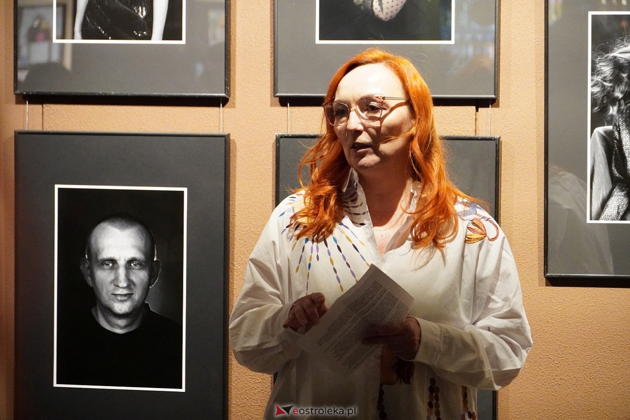 Okruchy Duszy - wernisaż wystawy fotografii Anny Suchcickiej [9.05.2025]] - zdjęcie #18 - eOstroleka.pl