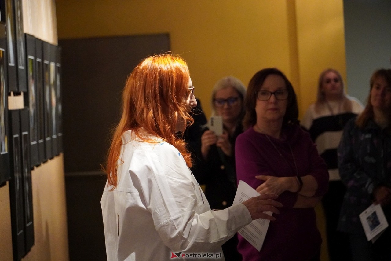 Okruchy Duszy - wernisaż wystawy fotografii Anny Suchcickiej [9.05.2025]] - zdjęcie #17 - eOstroleka.pl