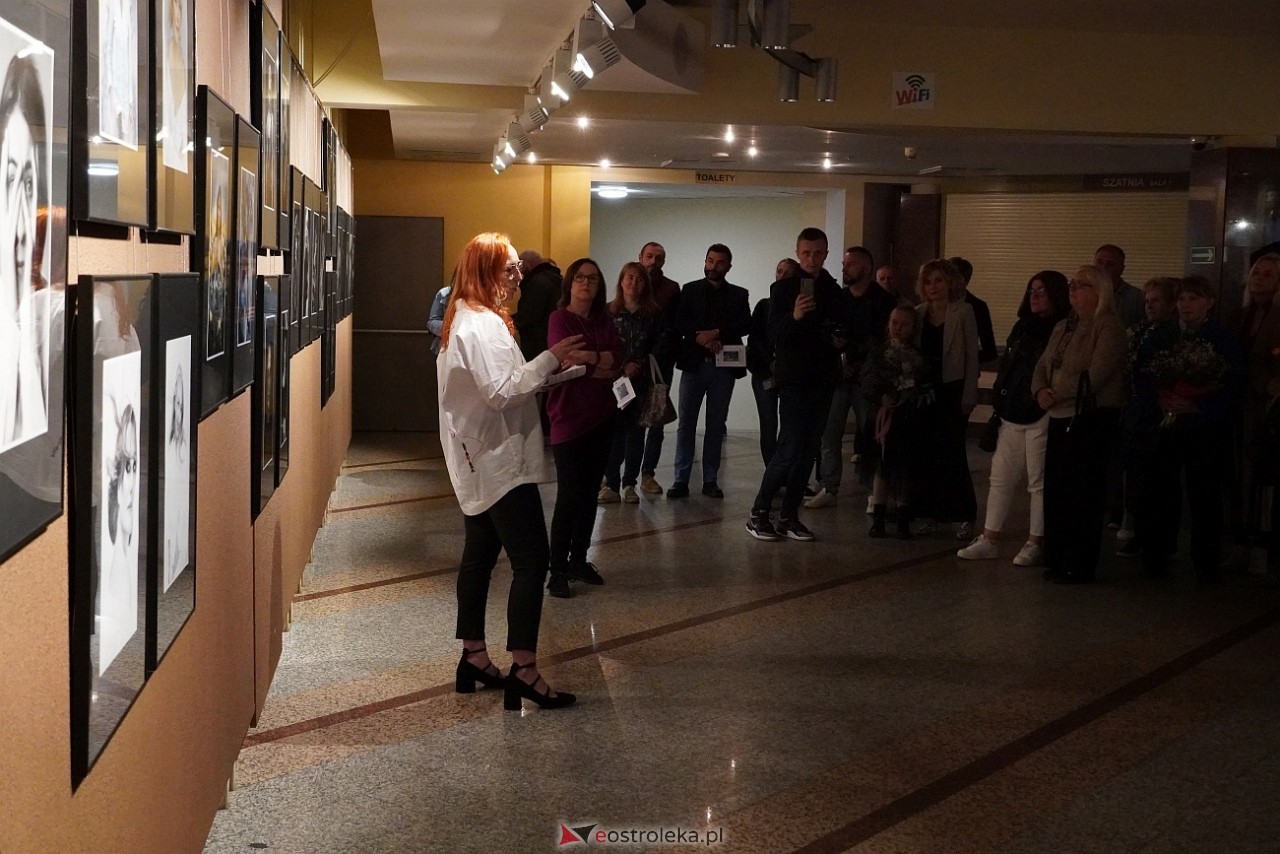Okruchy Duszy - wernisaż wystawy fotografii Anny Suchcickiej [9.05.2025]] - zdjęcie #14 - eOstroleka.pl