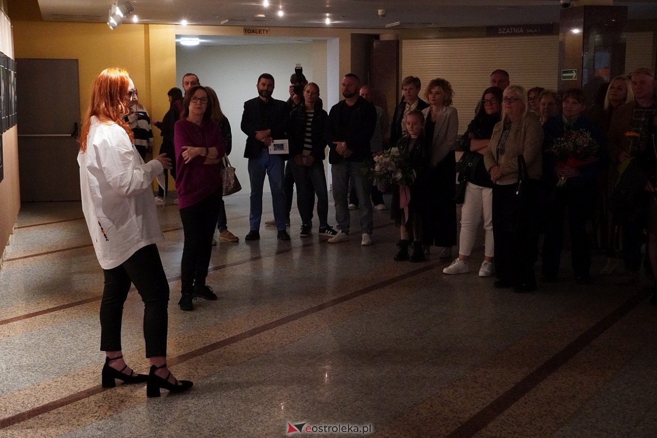 Okruchy Duszy - wernisaż wystawy fotografii Anny Suchcickiej [9.05.2025]] - zdjęcie #12 - eOstroleka.pl