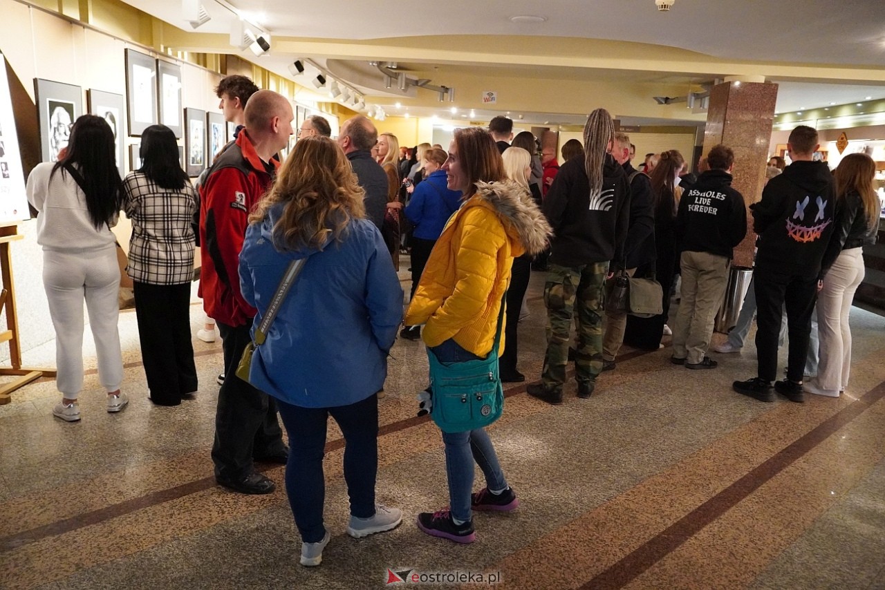 Okruchy Duszy - wernisaż wystawy fotografii Anny Suchcickiej [9.05.2025]] - zdjęcie #3 - eOstroleka.pl