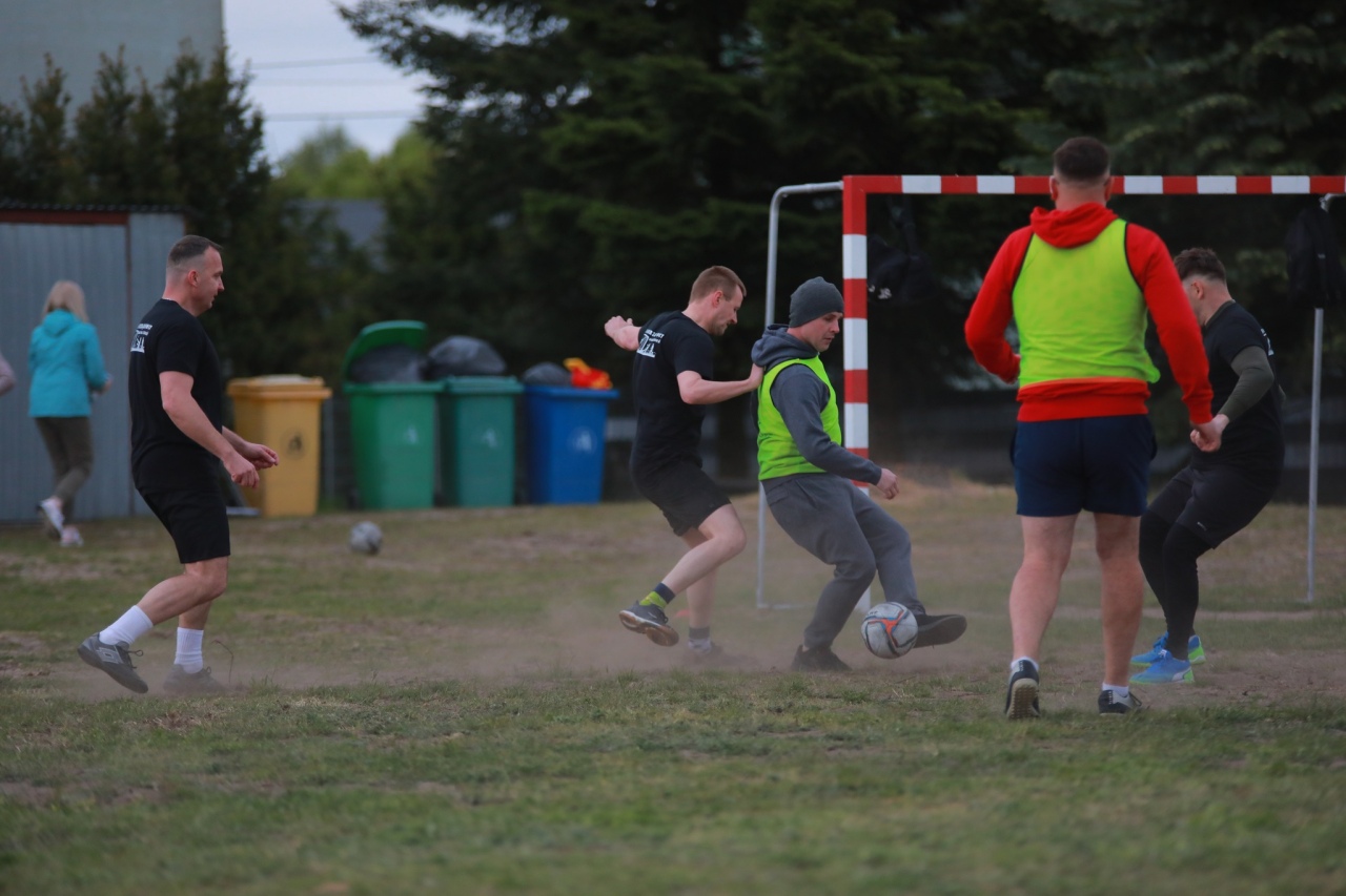 Mecz na stulecie Szkoły Podstawowej w Drwęczy [09.05.2025]] - zdjęcie #17 - eOstroleka.pl