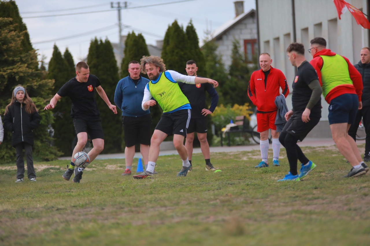 Mecz na stulecie Szkoły Podstawowej w Drwęczy [09.05.2025]] - zdjęcie #11 - eOstroleka.pl