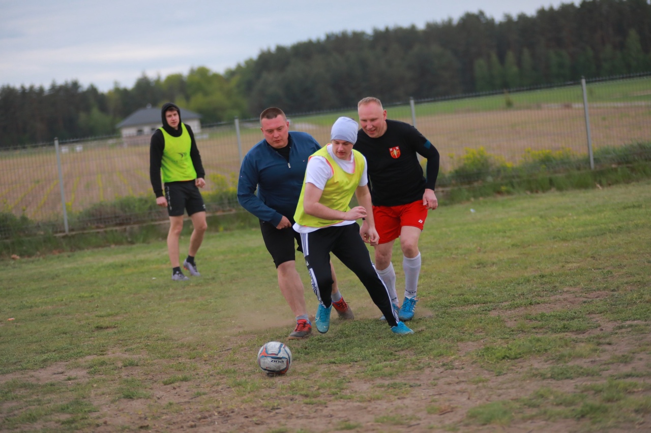 Mecz na stulecie Szkoły Podstawowej w Drwęczy [09.05.2025]] - zdjęcie #9 - eOstroleka.pl