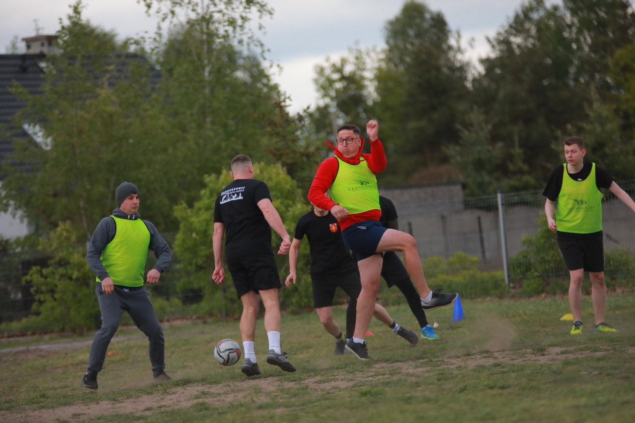 Mecz na stulecie Szkoły Podstawowej w Drwęczy [09.05.2025]] - zdjęcie #6 - eOstroleka.pl