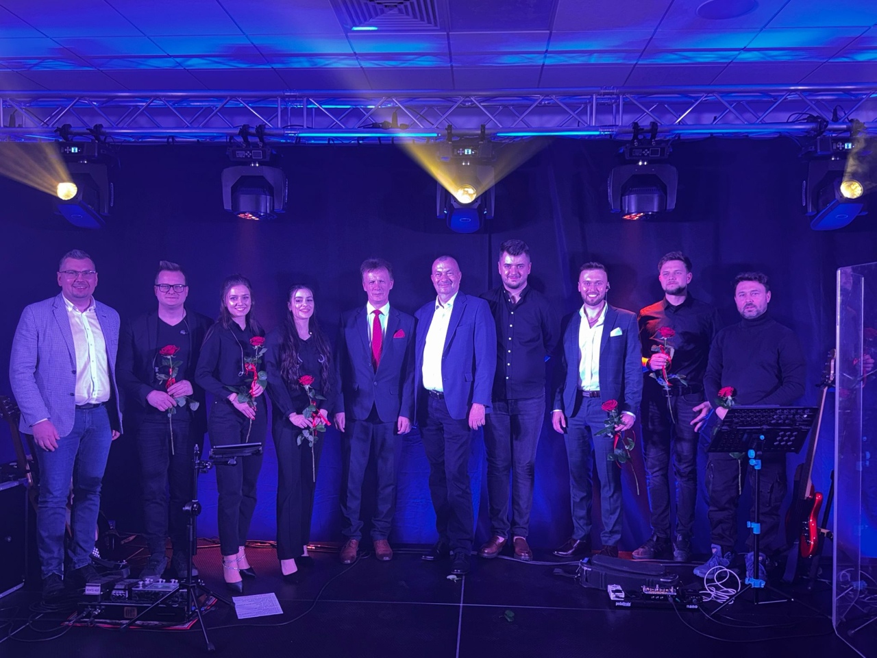 Kolejny wieczór wspomnień z muzyką Krzysztofa Krawczyka - zdjęcie #1 - eOstroleka.pl