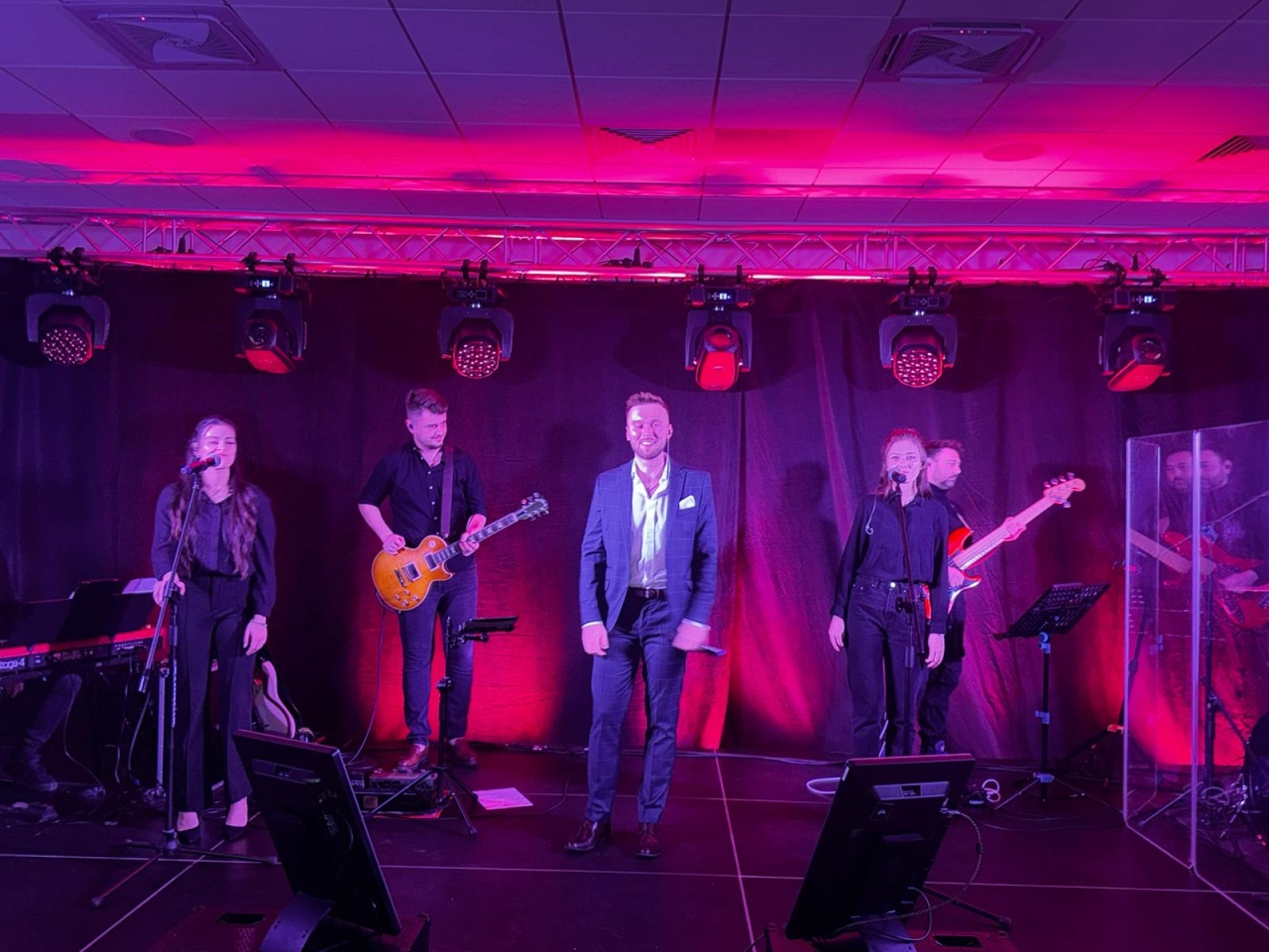 Kolejny wieczór wspomnień z muzyką Krzysztofa Krawczyka - zdjęcie #5 - eOstroleka.pl