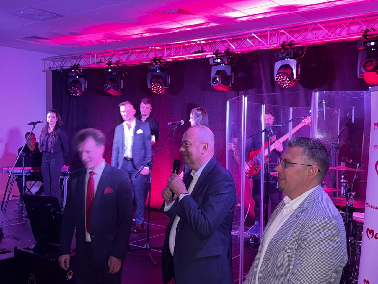 Kolejny wieczór wspomnień z muzyką Krzysztofa Krawczyka - zdjęcie #9 - eOstroleka.pl