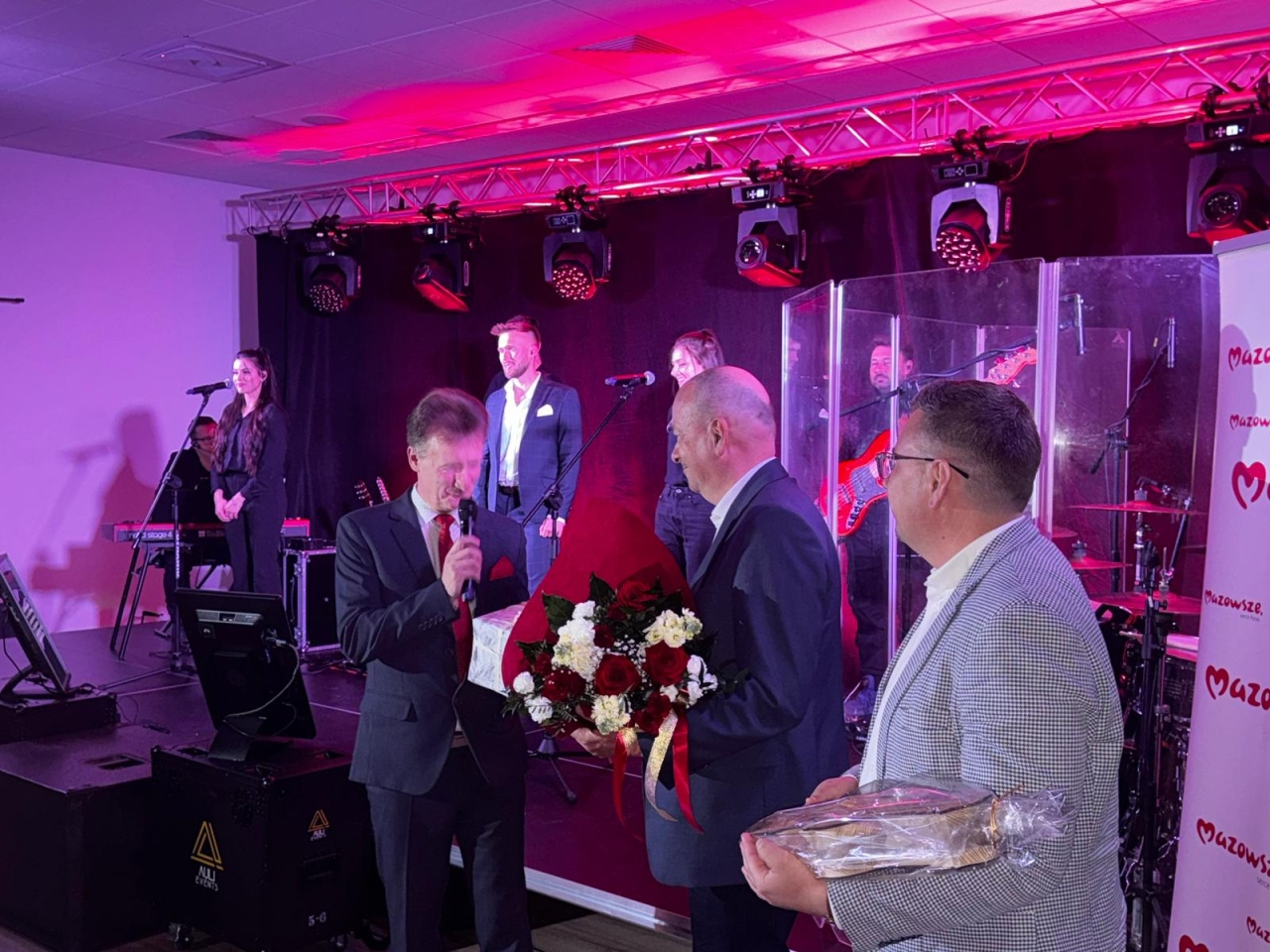 Kolejny wieczór wspomnień z muzyką Krzysztofa Krawczyka - zdjęcie #11 - eOstroleka.pl