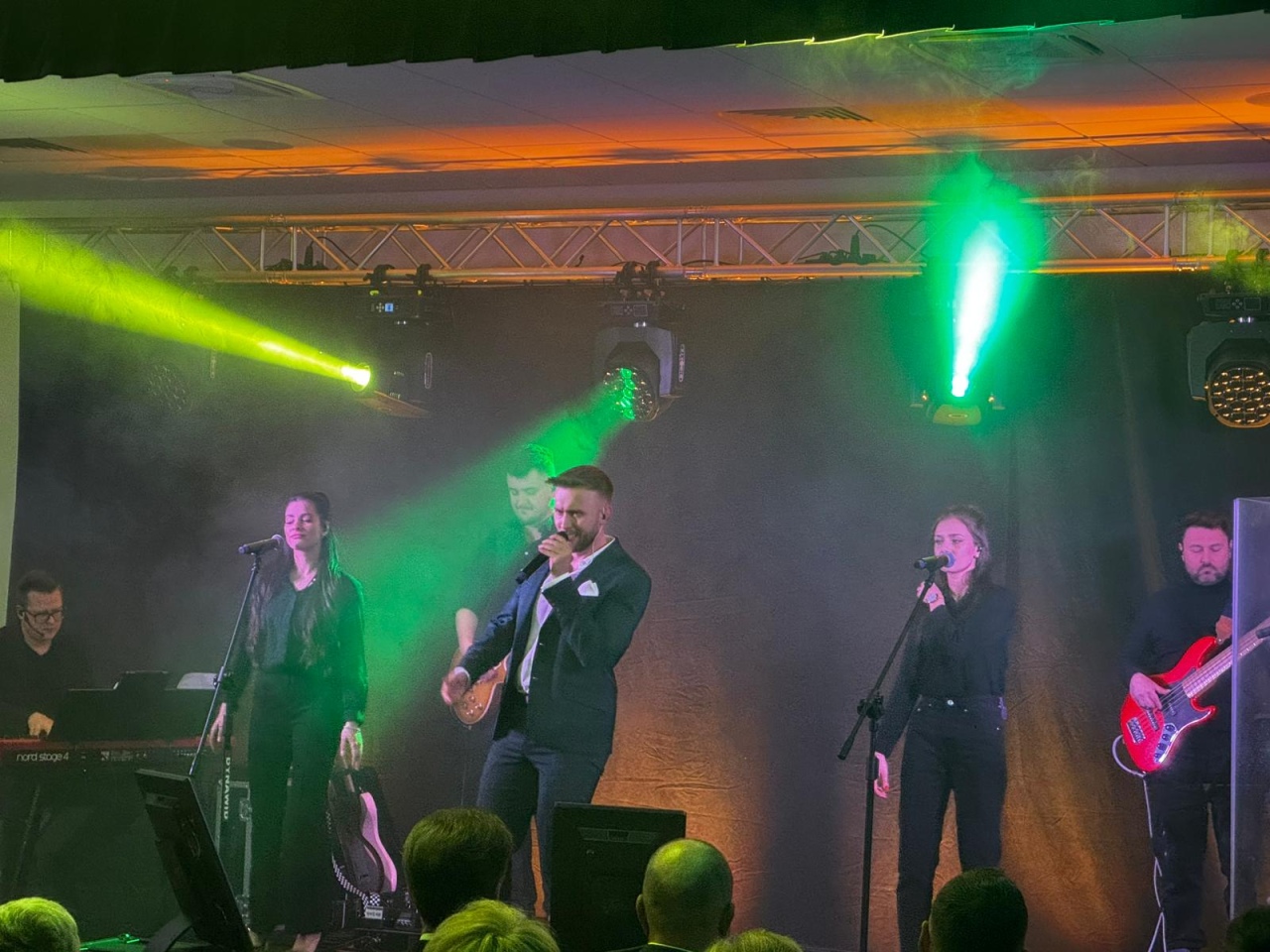 Kolejny wieczór wspomnień z muzyką Krzysztofa Krawczyka - zdjęcie #21 - eOstroleka.pl