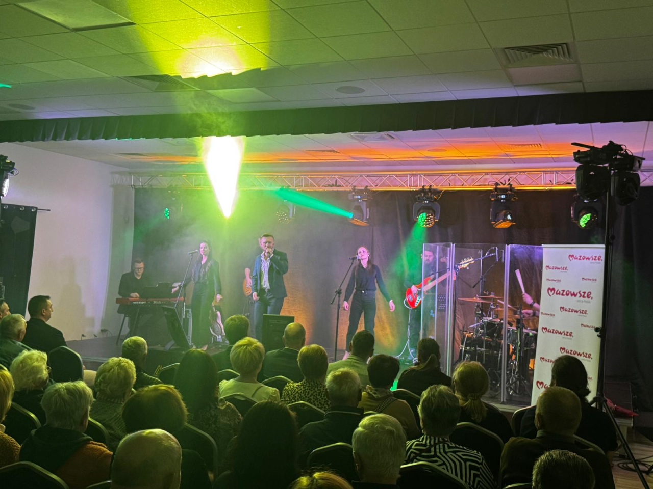 Kolejny wieczór wspomnień z muzyką Krzysztofa Krawczyka - zdjęcie #25 - eOstroleka.pl