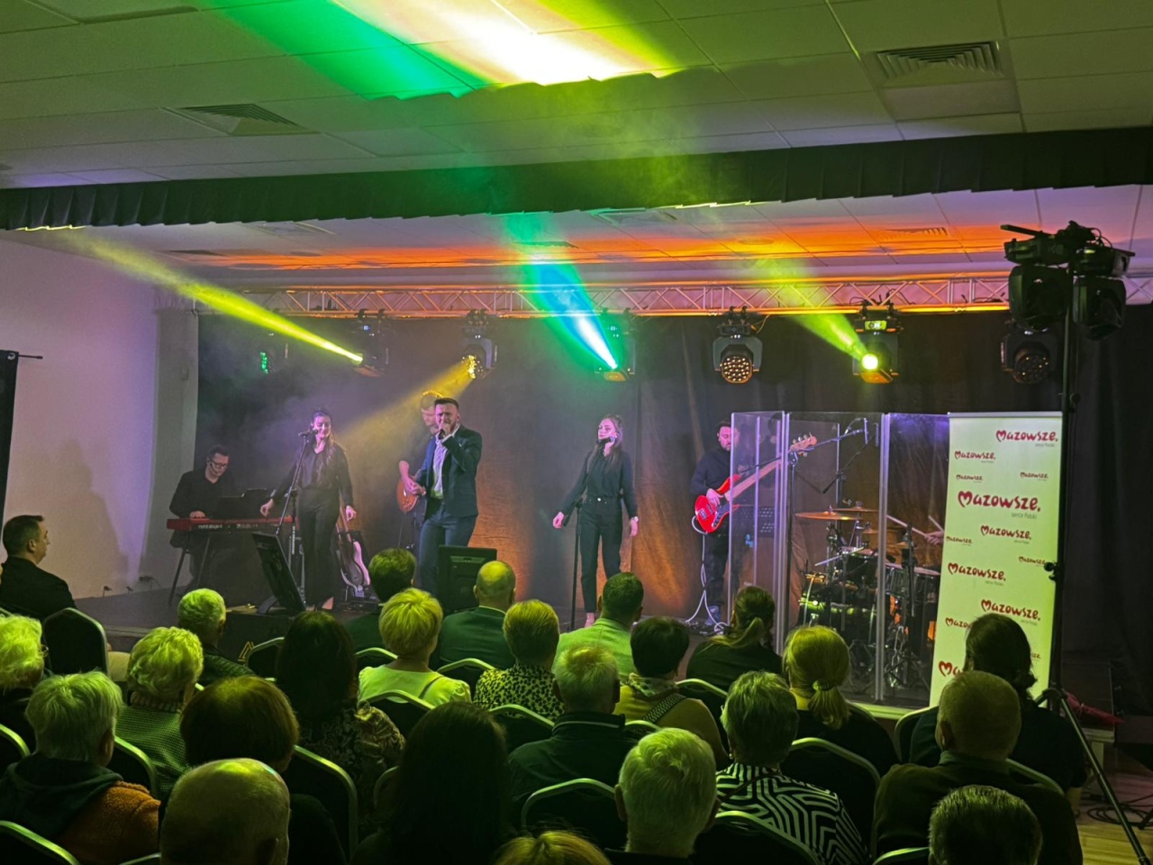 Kolejny wieczór wspomnień z muzyką Krzysztofa Krawczyka - zdjęcie #23 - eOstroleka.pl