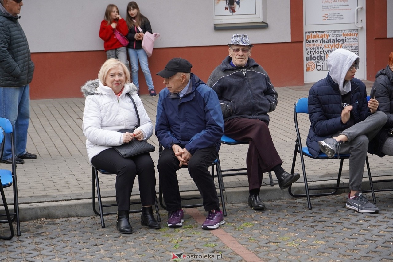 Potańcówka pod chmurką na Osiedlu Dzieci Polskich [10.05.2025] - zdjęcie #59 - eOstroleka.pl