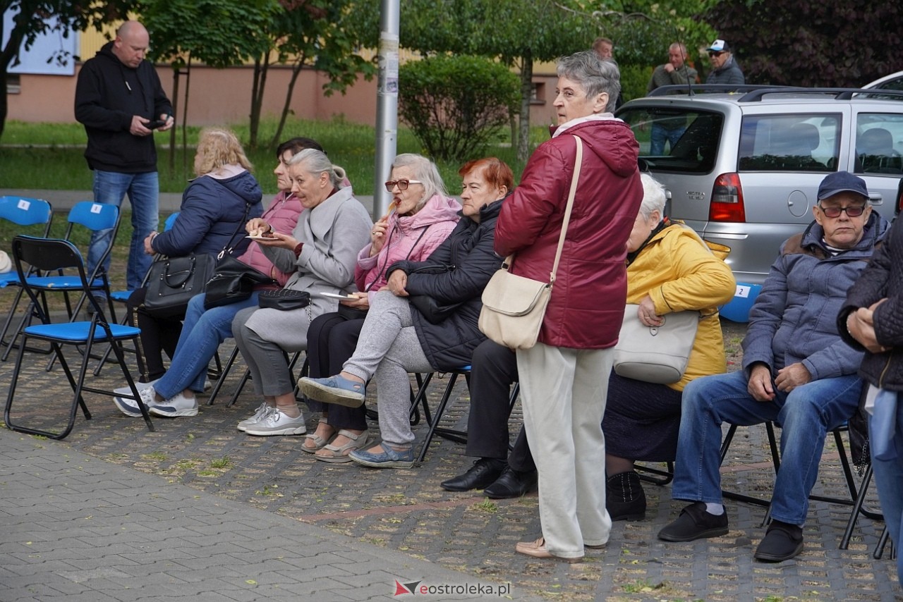 Potańcówka pod chmurką na Osiedlu Dzieci Polskich [10.05.2025] - zdjęcie #39 - eOstroleka.pl