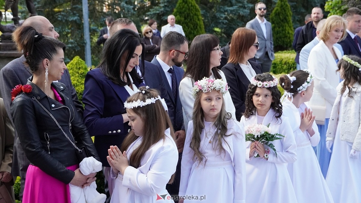 I Komunia Święta w parafii pw. Św. Wojciecha w Ostrołęce [11.05.2025] - zdjęcie #55 - eOstroleka.pl