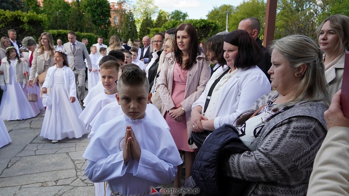 I Komunia Święta w parafii pw. Św. Wojciecha w Ostrołęce [11.05.2025] - zdjęcie #54 - eOstroleka.pl