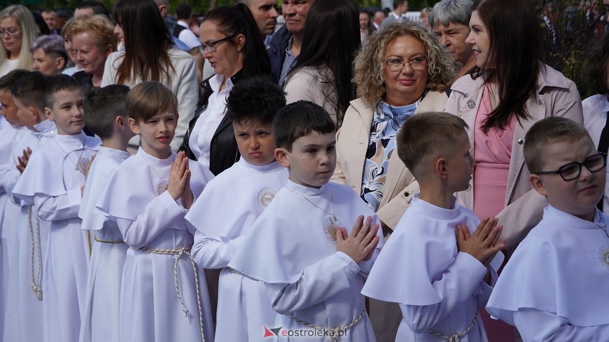 I Komunia Święta w parafii pw. Św. Wojciecha w Ostrołęce [11.05.2025] - zdjęcie #53 - eOstroleka.pl