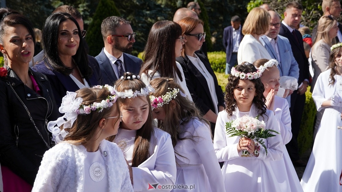 I Komunia Święta w parafii pw. Św. Wojciecha w Ostrołęce [11.05.2025] - zdjęcie #47 - eOstroleka.pl