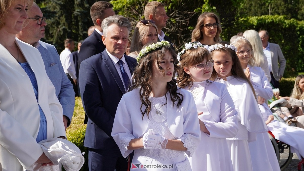 I Komunia Święta w parafii pw. Św. Wojciecha w Ostrołęce [11.05.2025] - zdjęcie #42 - eOstroleka.pl