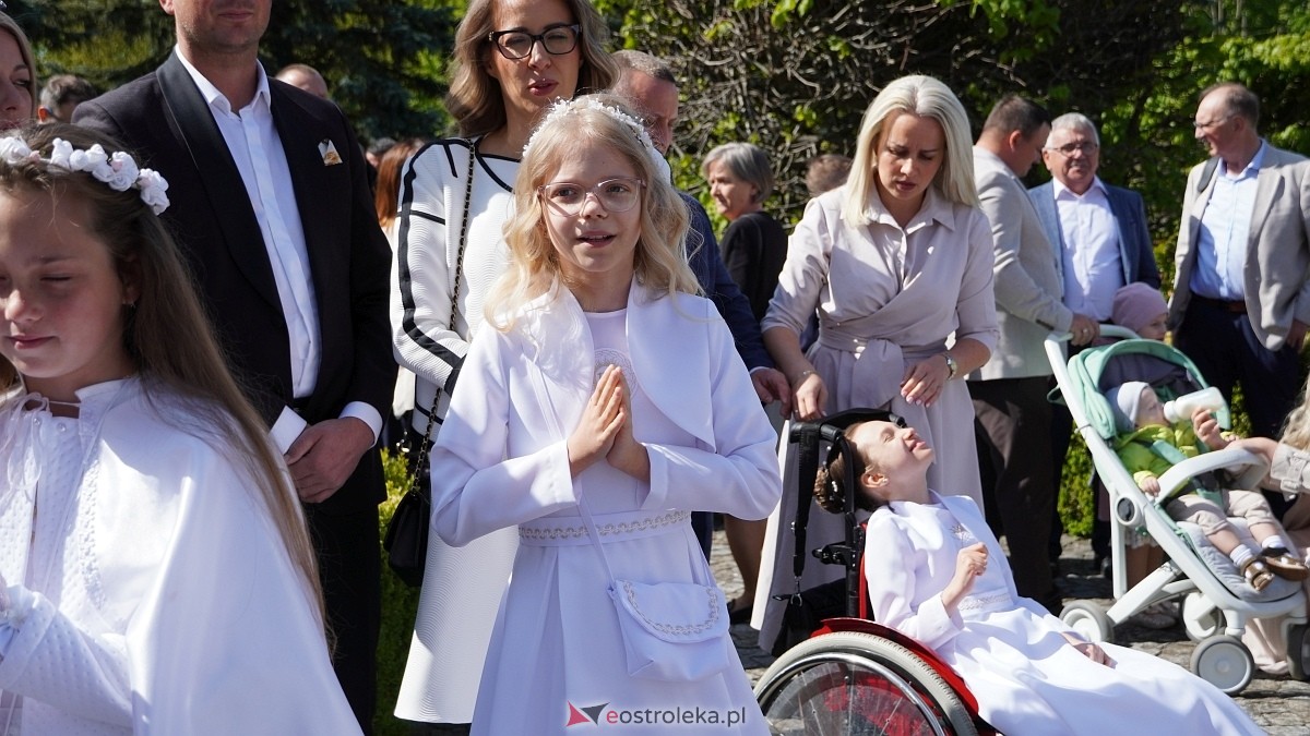 I Komunia Święta w parafii pw. Św. Wojciecha w Ostrołęce [11.05.2025] - zdjęcie #41 - eOstroleka.pl