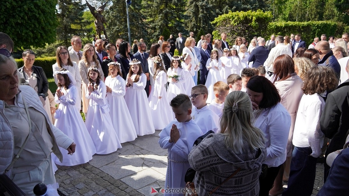 I Komunia Święta w parafii pw. Św. Wojciecha w Ostrołęce [11.05.2025] - zdjęcie #30 - eOstroleka.pl